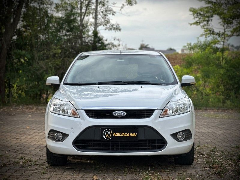 Ford FOCUS 1.6 2011 NEUMANN VEÍCULOS ARROIO DO MEIO / Carros no Vale