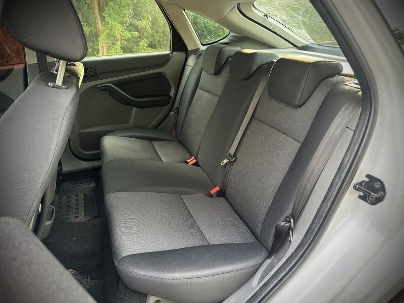 Ford FOCUS 1.6 2011 NEUMANN VEÍCULOS ARROIO DO MEIO / Carros no Vale