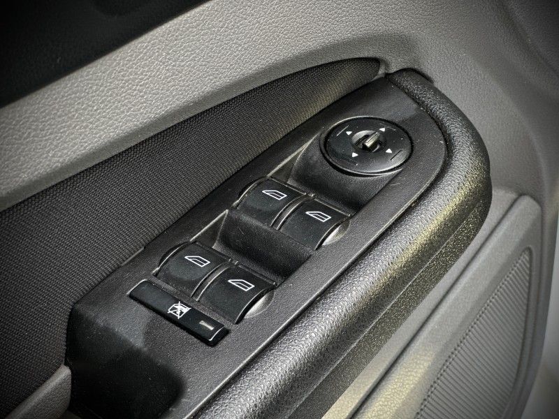 Ford FOCUS 1.6 2011 NEUMANN VEÍCULOS ARROIO DO MEIO / Carros no Vale