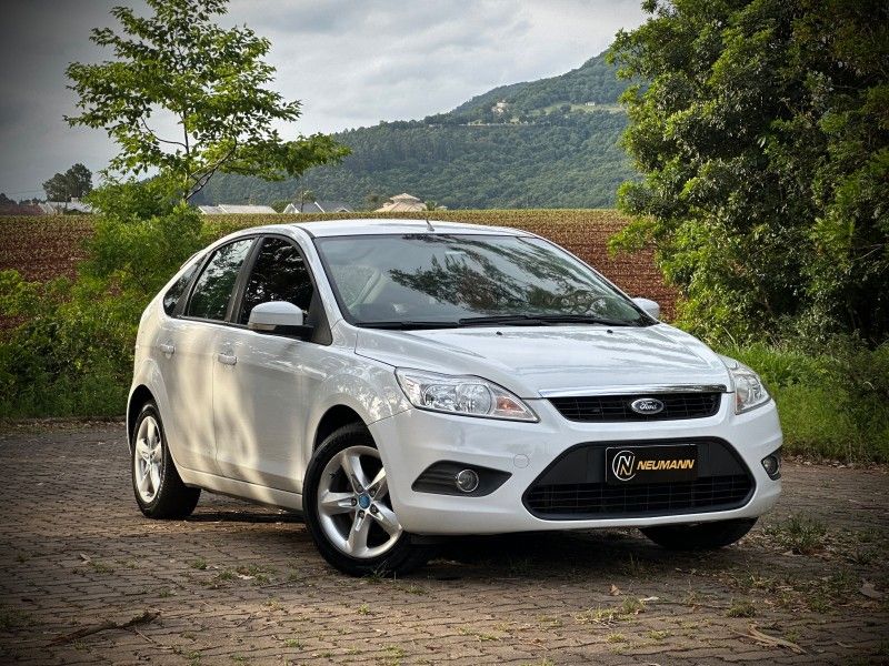 Ford FOCUS 1.6 2011 NEUMANN VEÍCULOS ARROIO DO MEIO / Carros no Vale