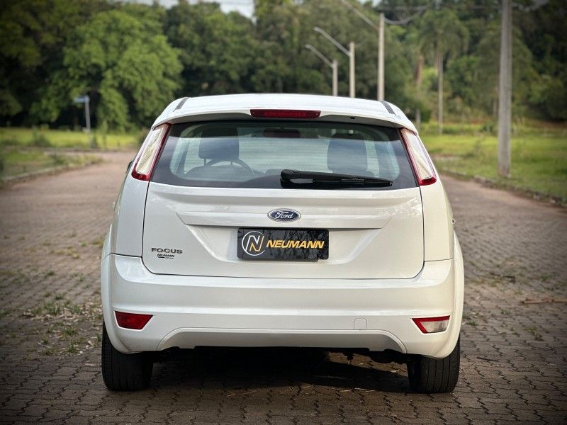Ford FOCUS 1.6 2011 NEUMANN VEÍCULOS ARROIO DO MEIO / Carros no Vale