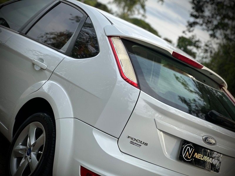 Ford FOCUS 1.6 2011 NEUMANN VEÍCULOS ARROIO DO MEIO / Carros no Vale