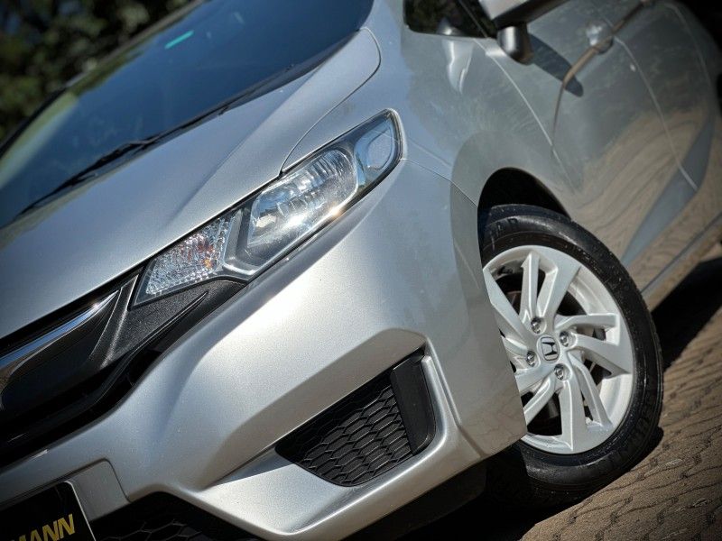 Honda FIT LX 1.5 2015 NEUMANN VEÍCULOS ARROIO DO MEIO / Carros no Vale