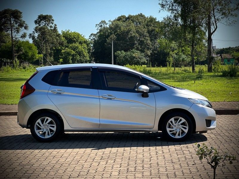 Honda FIT LX 1.5 2015 NEUMANN VEÍCULOS ARROIO DO MEIO / Carros no Vale