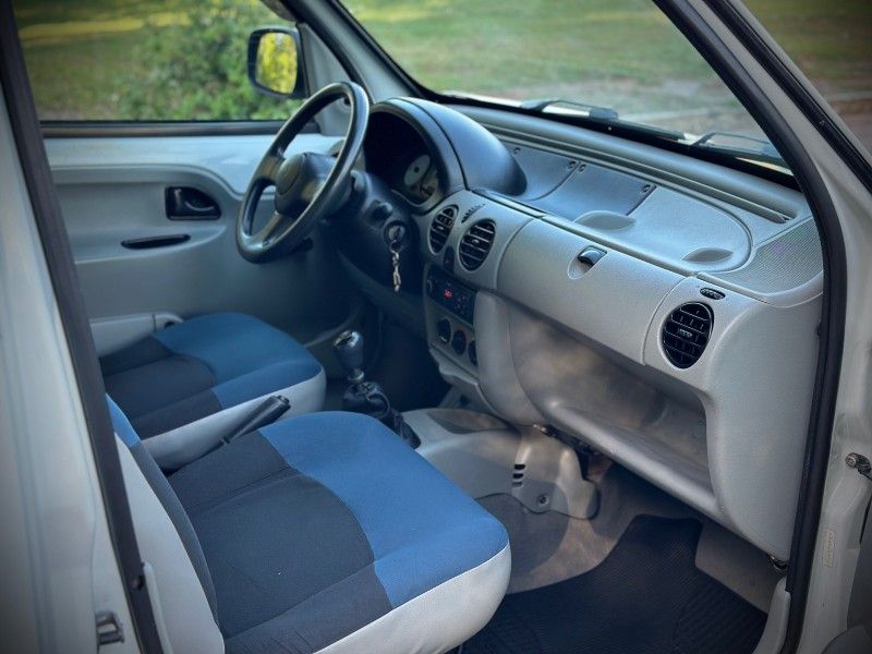 Renault KANGOO EXPRESS 1.6 2009 NEUMANN VEÍCULOS ARROIO DO MEIO / Carros no Vale
