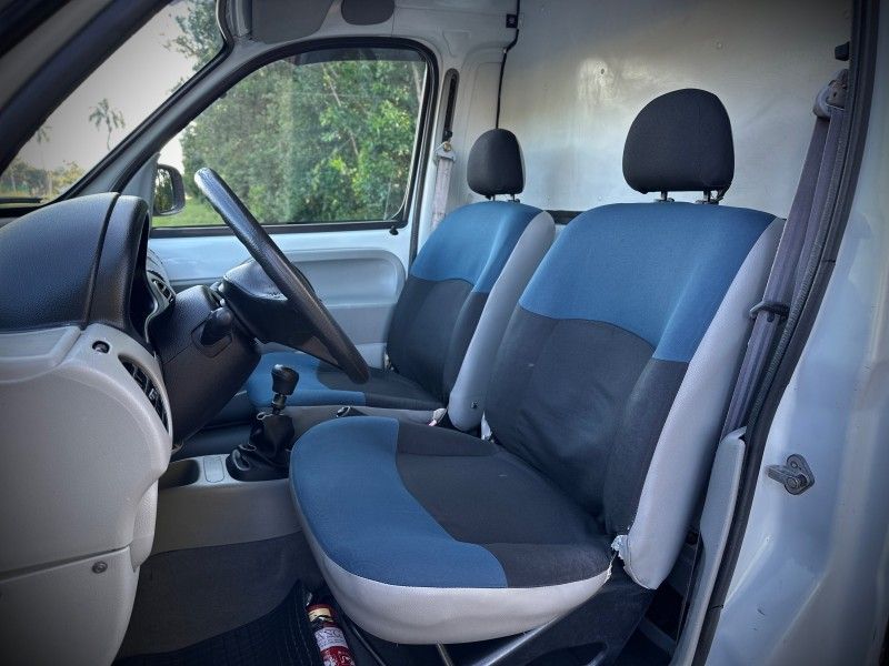 Renault KANGOO EXPRESS 1.6 2009 NEUMANN VEÍCULOS ARROIO DO MEIO / Carros no Vale