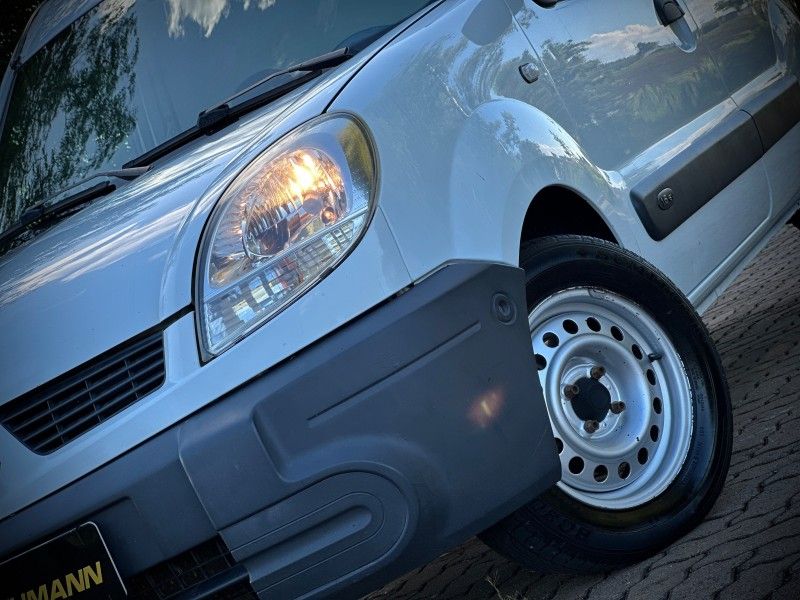 Renault KANGOO EXPRESS 1.6 2009 NEUMANN VEÍCULOS ARROIO DO MEIO / Carros no Vale