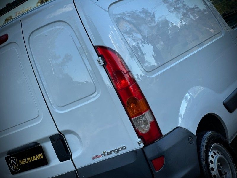Renault KANGOO EXPRESS 1.6 2009 NEUMANN VEÍCULOS ARROIO DO MEIO / Carros no Vale