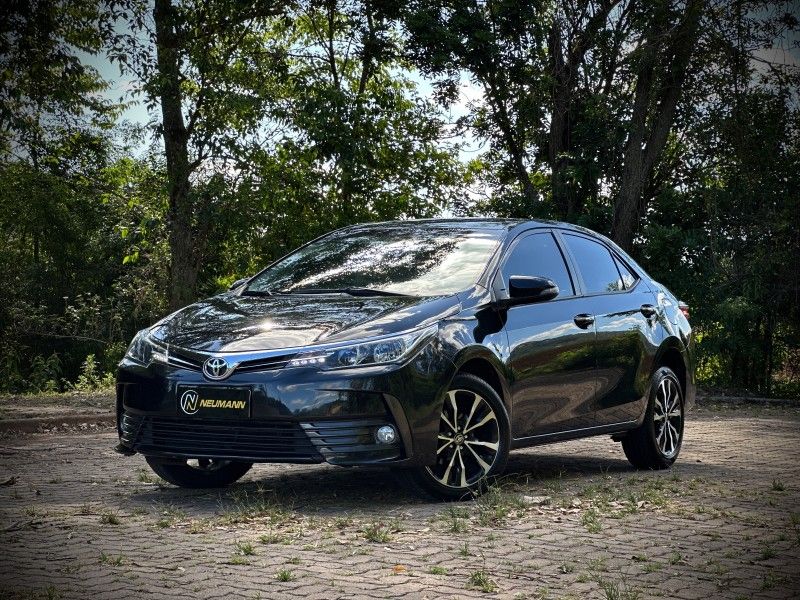 Toyota COROLLA XEi 2.0 2018 NEUMANN VEÍCULOS ARROIO DO MEIO / Carros no Vale