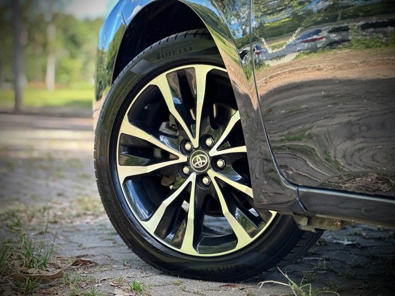 Toyota COROLLA XEi 2.0 2018 NEUMANN VEÍCULOS ARROIO DO MEIO / Carros no Vale