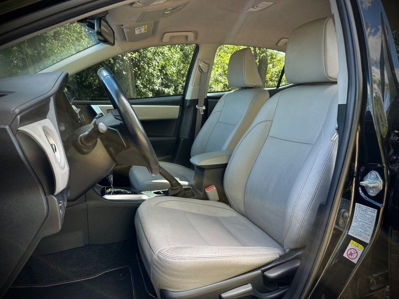 Toyota COROLLA XEi 2.0 2018 NEUMANN VEÍCULOS ARROIO DO MEIO / Carros no Vale