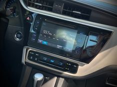 Toyota COROLLA XEi 2.0 2018 NEUMANN VEÍCULOS ARROIO DO MEIO / Carros no Vale