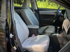 Toyota COROLLA XEi 2.0 2018 NEUMANN VEÍCULOS ARROIO DO MEIO / Carros no Vale