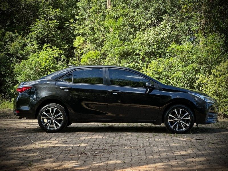 Toyota COROLLA XEi 2.0 2018 NEUMANN VEÍCULOS ARROIO DO MEIO / Carros no Vale