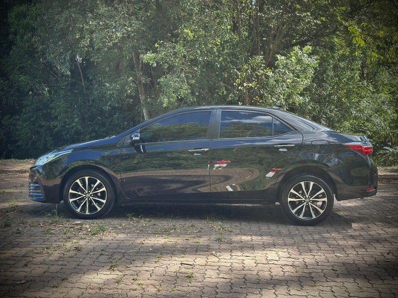 Toyota COROLLA XEi 2.0 2018 NEUMANN VEÍCULOS ARROIO DO MEIO / Carros no Vale