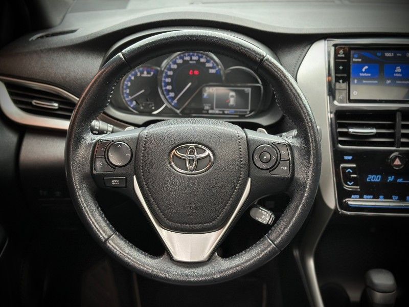 Toyota YARIS XLS 1.5 2020 NEUMANN VEÍCULOS ARROIO DO MEIO / Carros no Vale