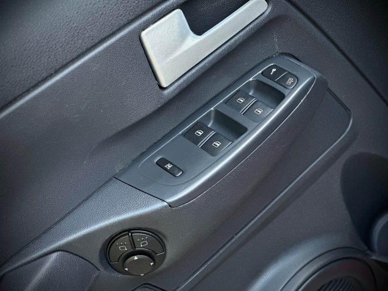 Volkswagen CROSSFOX 1.6 2008 NEUMANN VEÍCULOS ARROIO DO MEIO / Carros no Vale Volkswagen CROSSFOX 1.6 2008 NEUMANN VEÍCULOS ARROIO DO MEIO / Carros no Vale