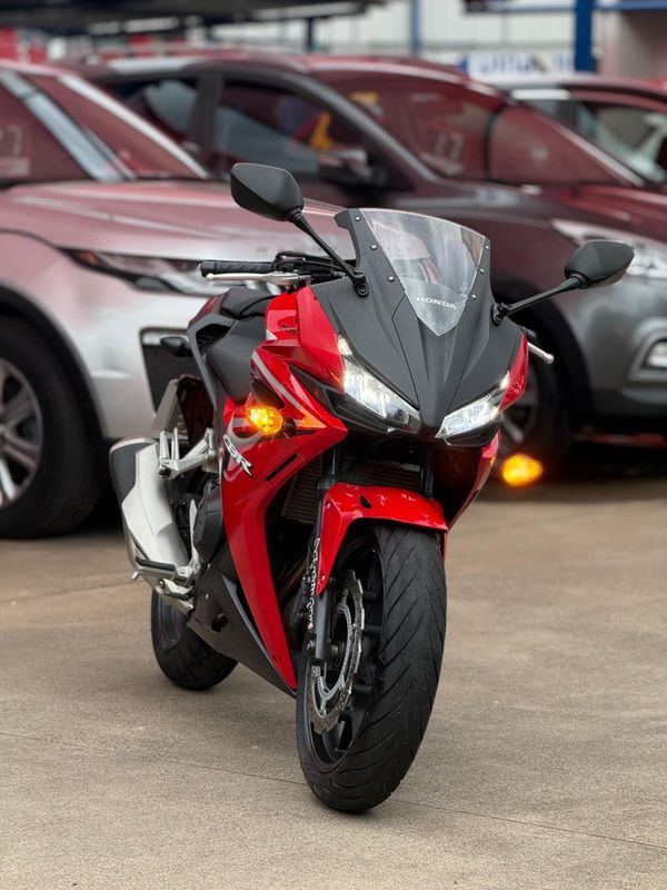 Honda Motos CBR 500R 2018 FERREIRA VEÍCULOS VENÂNCIO AIRES / Carros no Vale