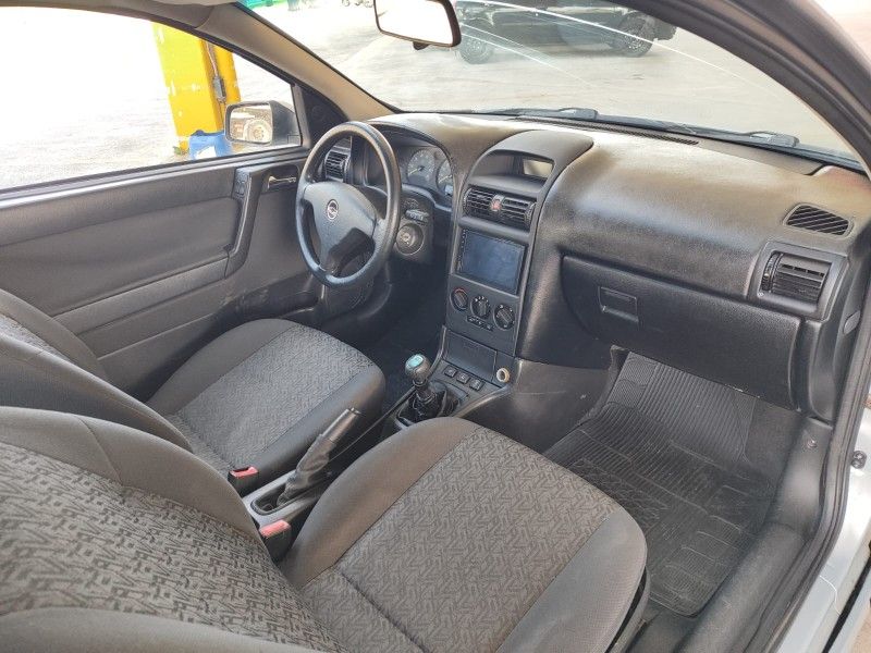CHEVROLET ASTRA 2.0 MPFI 8V 2006/2007 HUBNER MULTIMARCAS FARROUPILHA / Carros no Vale