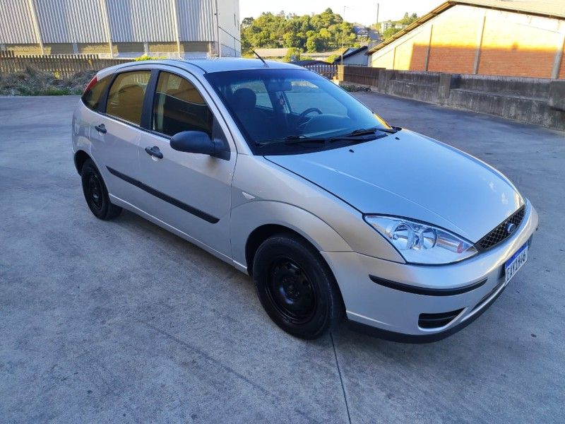 FORD FOCUS 1.6 SE 8V 2008/2008 HUBNER MULTIMARCAS FARROUPILHA / Carros no Vale