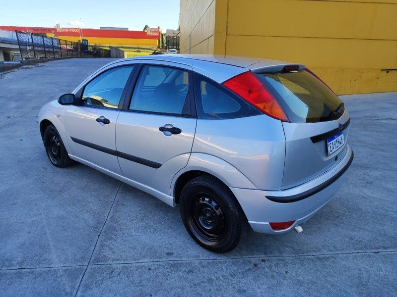 FORD FOCUS 1.6 SE 8V 2008/2008 HUBNER MULTIMARCAS FARROUPILHA / Carros no Vale