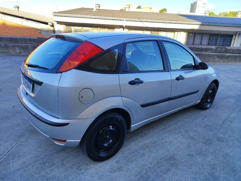FORD FOCUS 1.6 SE 8V 2008/2008 HUBNER MULTIMARCAS FARROUPILHA / Carros no Vale