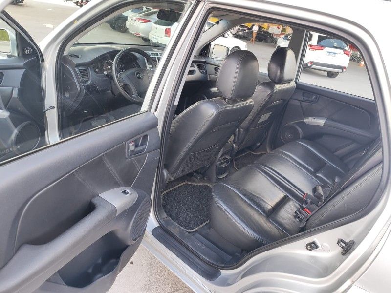 KIA SPORTAGE 2.0 LX 4X2 16V 2006/2006 HUBNER MULTIMARCAS FARROUPILHA / Carros no Vale