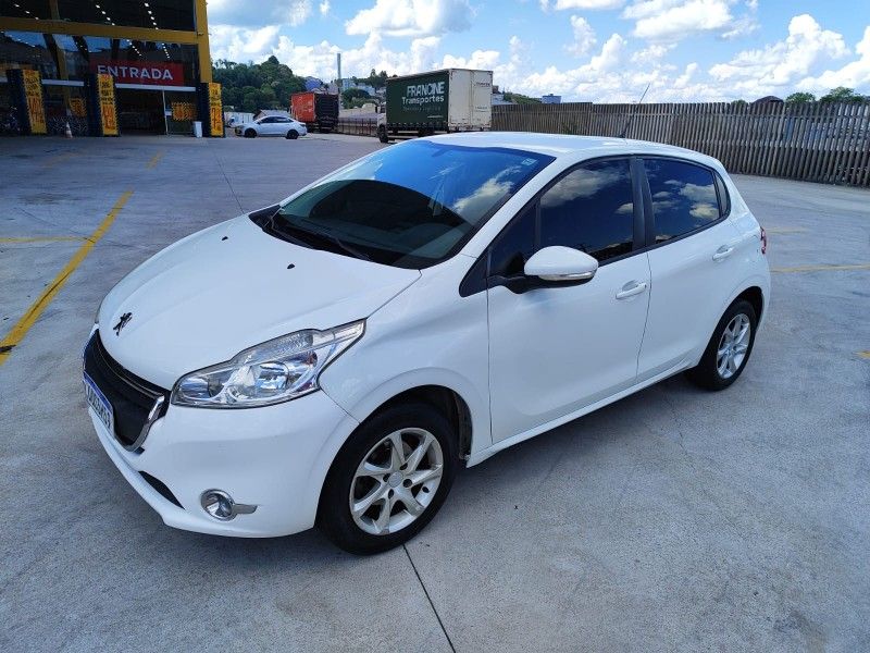 PEUGEOT 208 1.5 ACTIVE 8V 2014/2014 HUBNER MULTIMARCAS FARROUPILHA / Carros no Vale