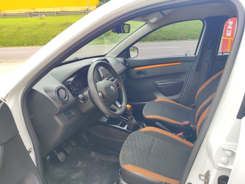 RENAULT KWID 1.0 12V OUTSIDER 2021/2022 HUBNER MULTIMARCAS FARROUPILHA / Carros no Vale