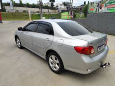 TOYOTA COROLLA 1.8 GLI 16V 2009/2010 HUBNER MULTIMARCAS FARROUPILHA / Carros no Vale