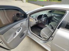 TOYOTA COROLLA 1.8 GLI 16V 2009/2010 HUBNER MULTIMARCAS FARROUPILHA / Carros no Vale