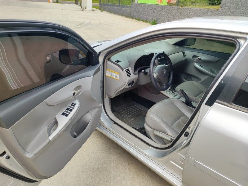 TOYOTA COROLLA 1.8 GLI 16V 2009/2010 HUBNER MULTIMARCAS FARROUPILHA / Carros no Vale TOYOTA COROLLA 1.8 GLI 16V 2009/2010 HUBNER MULTIMARCAS FARROUPILHA / Carros no Vale