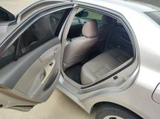 TOYOTA COROLLA 1.8 GLI 16V 2009/2010 HUBNER MULTIMARCAS FARROUPILHA / Carros no Vale