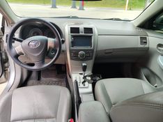 TOYOTA COROLLA 1.8 GLI 16V 2009/2010 HUBNER MULTIMARCAS FARROUPILHA / Carros no Vale