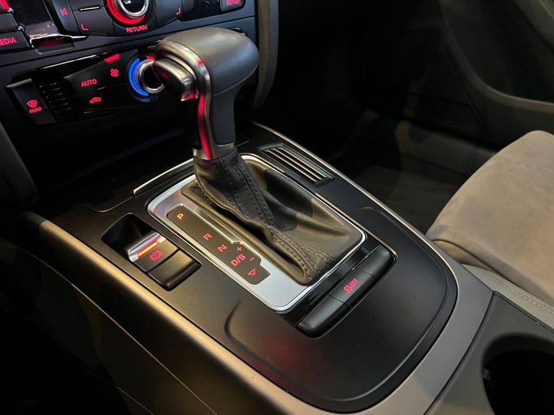 Audi A5 Sportback 2.0 16V TFSI 180cv Multi. 2013/2014 CONCEPT MOTORS PASSO FUNDO / Carros no Vale Audi A5 Sportback 2.0 16V TFSI 180cv Multi. 2013/2014 CONCEPT MOTORS PASSO FUNDO / Carros no Vale