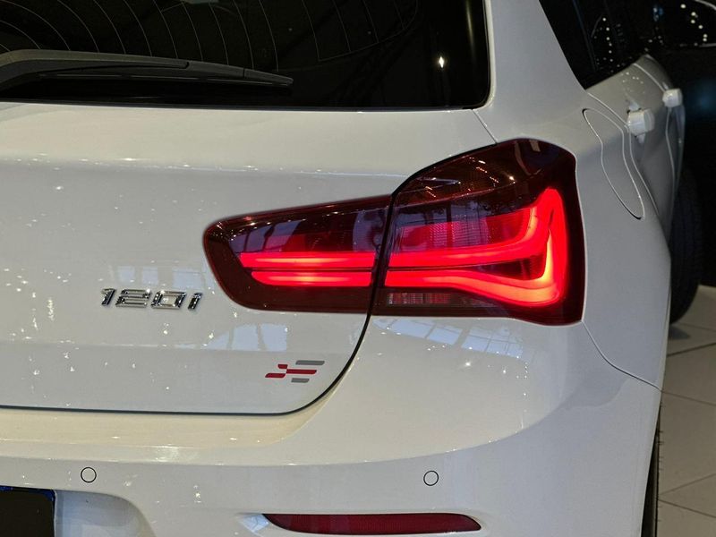 BMW 120i Sport 2.0/ActiveFlex 16V Aut. 2018/2019 CONCEPT MOTORS PASSO FUNDO / Carros no Vale BMW 120i Sport 2.0/ActiveFlex 16V Aut. 2018/2019 CONCEPT MOTORS PASSO FUNDO / Carros no Vale