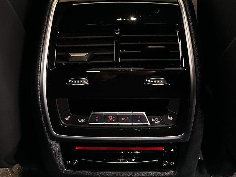 BMW X6 M Competition 4.4 V8 BI-TB 625CV Aut. 2022/2023 CONCEPT MOTORS PASSO FUNDO / Carros no Vale BMW X6 M Competition 4.4 V8 BI-TB 625CV Aut. 2022/2023 CONCEPT MOTORS PASSO FUNDO / Carros no Vale