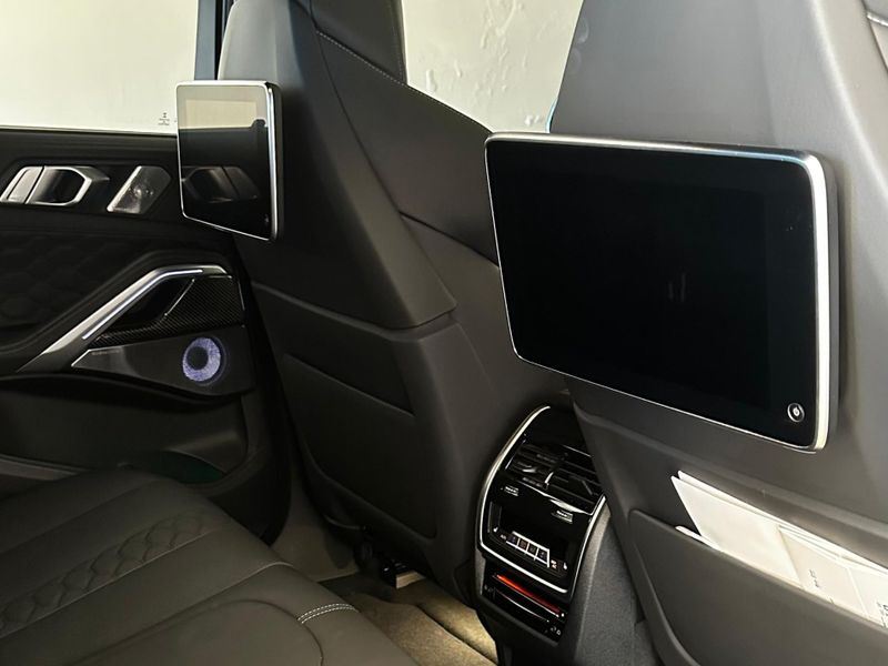 BMW X6 M Competition 4.4 V8 BI-TB 625CV Aut. 2022/2023 CONCEPT MOTORS PASSO FUNDO / Carros no Vale BMW X6 M Competition 4.4 V8 BI-TB 625CV Aut. 2022/2023 CONCEPT MOTORS PASSO FUNDO / Carros no Vale