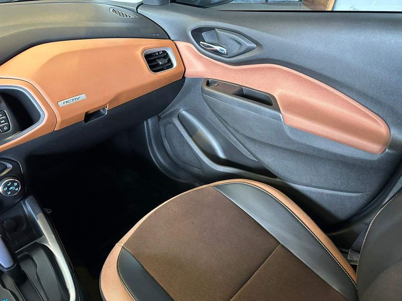 Chevrolet Onix HATCH ACTIV 1.4 8V Flex 5P Aut. 2016/2017 CONCEPT MOTORS PASSO FUNDO / Carros no Vale Chevrolet Onix HATCH ACTIV 1.4 8V Flex 5P Aut. 2016/2017 CONCEPT MOTORS PASSO FUNDO / Carros no Vale