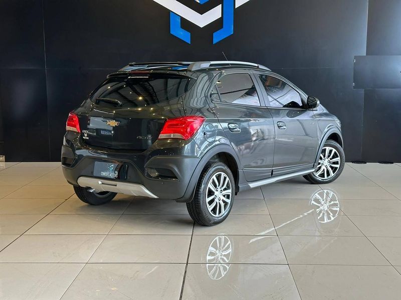 Chevrolet Onix HATCH ACTIV 1.4 8V Flex 5P Aut. 2016/2017 CONCEPT MOTORS PASSO FUNDO / Carros no Vale Chevrolet Onix HATCH ACTIV 1.4 8V Flex 5P Aut. 2016/2017 CONCEPT MOTORS PASSO FUNDO / Carros no Vale