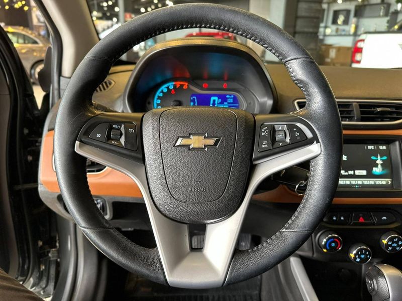 Chevrolet Onix HATCH ACTIV 1.4 8V Flex 5P Aut. 2016/2017 CONCEPT MOTORS PASSO FUNDO / Carros no Vale Chevrolet Onix HATCH ACTIV 1.4 8V Flex 5P Aut. 2016/2017 CONCEPT MOTORS PASSO FUNDO / Carros no Vale