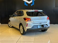 Chevrolet Onix HATCH PREM 1.0 12V TB Flex 5p Aut. 2022/2022 CONCEPT MOTORS PASSO FUNDO / Carros no Vale