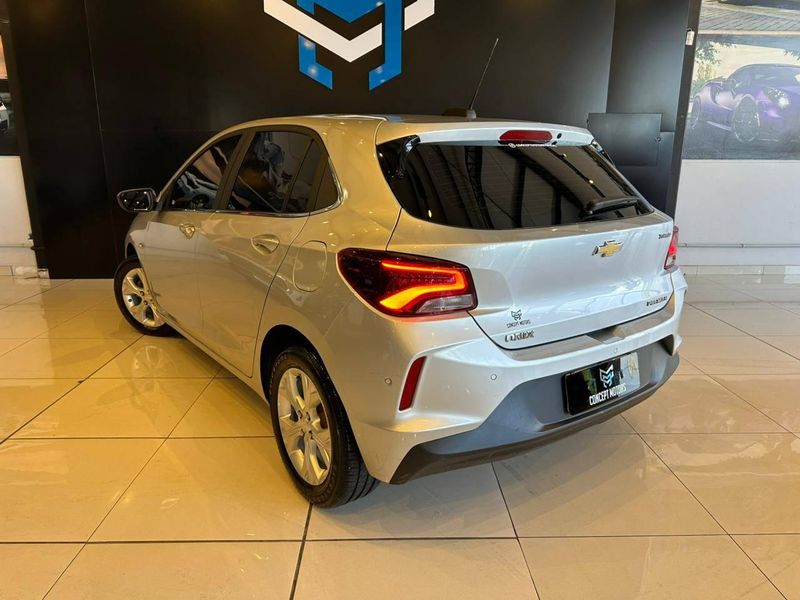 Chevrolet Onix HATCH PREM 1.0 12V TB Flex 5p Aut. 2022/2022 CONCEPT MOTORS PASSO FUNDO / Carros no Vale Chevrolet Onix HATCH PREM 1.0 12V TB Flex 5p Aut. 2022/2022 CONCEPT MOTORS PASSO FUNDO / Carros no Vale