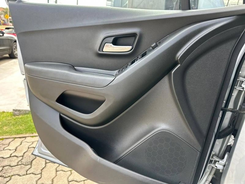 Chevrolet Tracker LT 1.4 Turbo 16V Flex 4×2 Aut. 2017/2018 CONCEPT MOTORS PASSO FUNDO / Carros no Vale
