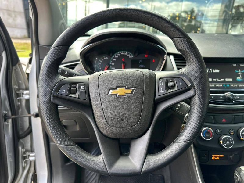 Chevrolet Tracker LT 1.4 Turbo 16V Flex 4×2 Aut. 2017/2018 CONCEPT MOTORS PASSO FUNDO / Carros no Vale