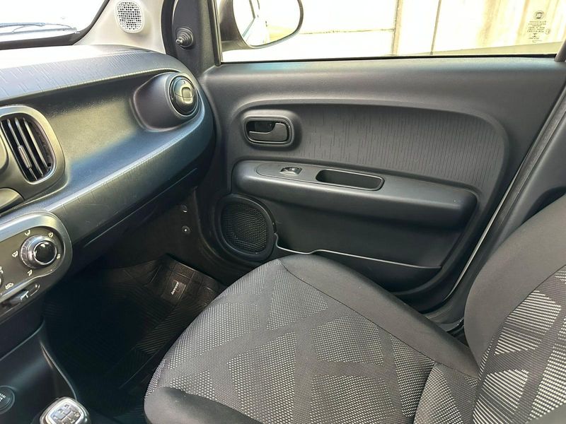 Fiat Mobi EASY 1.0 Fire Flex 5p. 2016/2017 CONCEPT MOTORS PASSO FUNDO / Carros no Vale