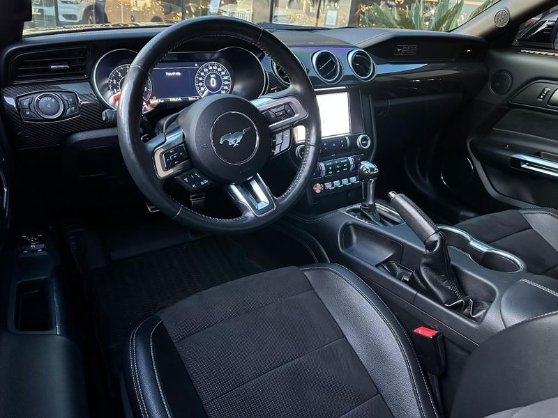 Ford Mustang Black Shadow 5.0 V8 2020/2020 CONCEPT MOTORS PASSO FUNDO / Carros no Vale