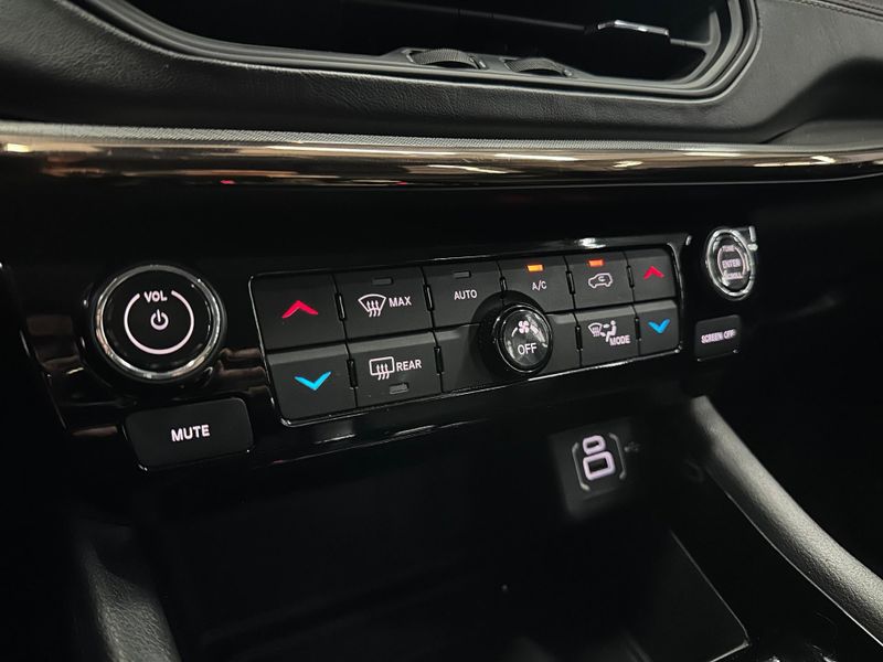 Jeep Compass LIMITED TD 350 2.0 4×4 Die Aut. 2021/2022 CONCEPT MOTORS PASSO FUNDO / Carros no Vale Jeep Compass LIMITED TD 350 2.0 4×4 Die Aut. 2021/2022 CONCEPT MOTORS PASSO FUNDO / Carros no Vale