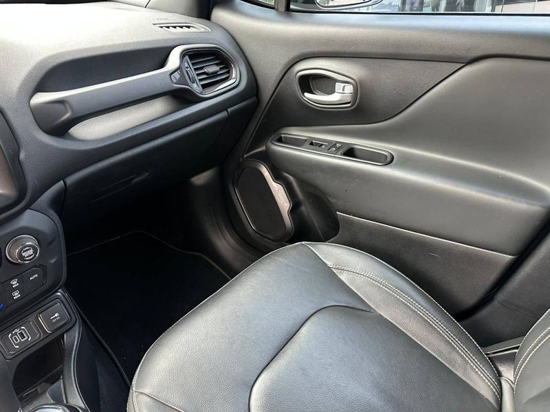 Jeep Renegade S T270 1.3 TB 4×4 Flex Aut. 2022/2022 CONCEPT MOTORS PASSO FUNDO / Carros no Vale