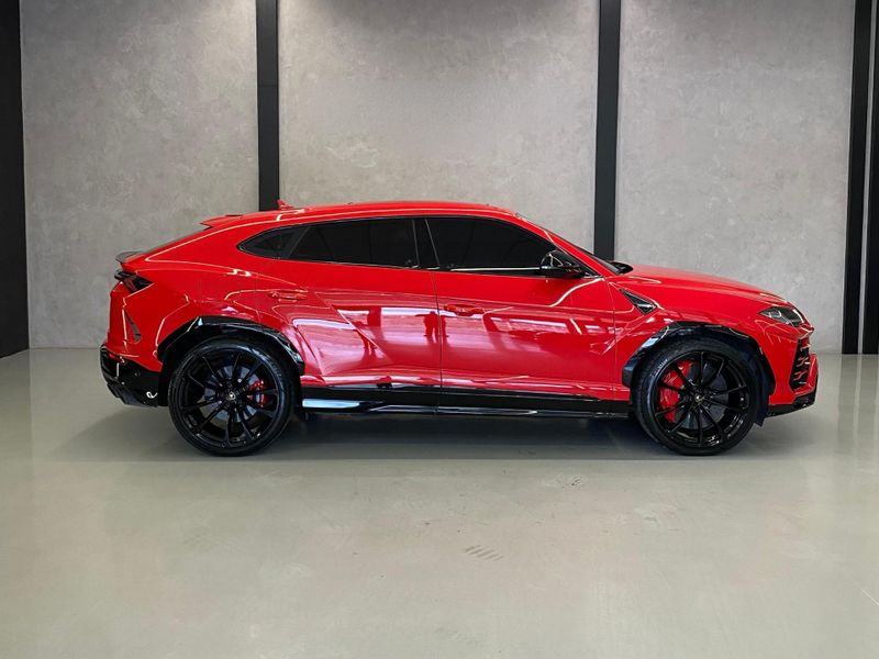 Lamborghini Urus 650cv 4.0 V8 BI-TB 2019/2019 CONCEPT MOTORS PASSO FUNDO / Carros no Vale